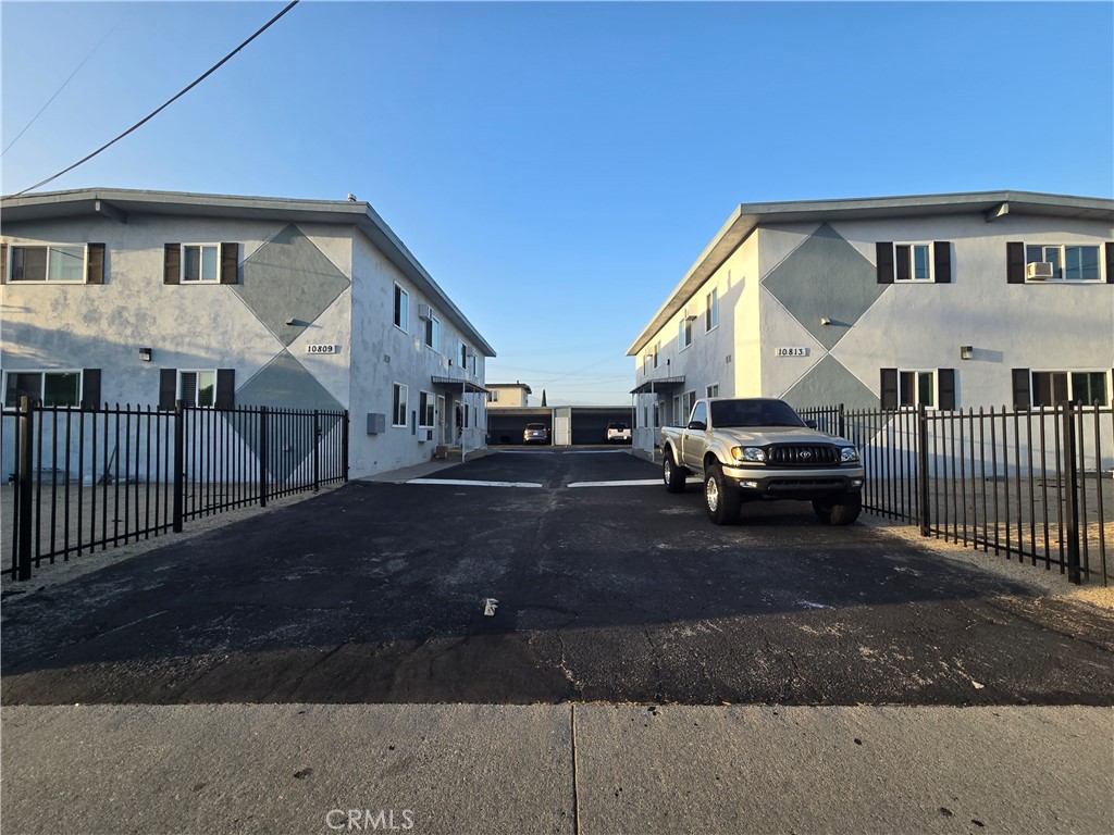 10813 Elliott 1 Property Photo 3