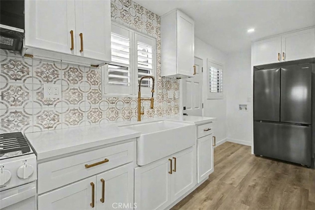 1819 Cerritos Avenue Property Photo 1