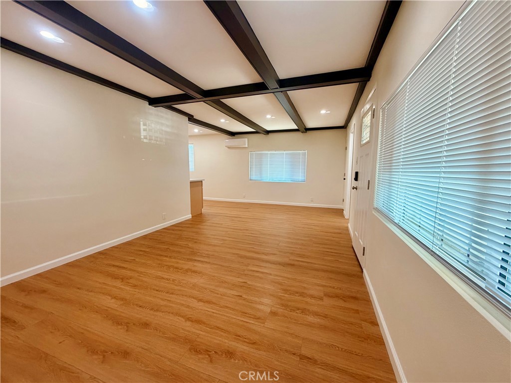 1434 E Sandison Property Photo 2