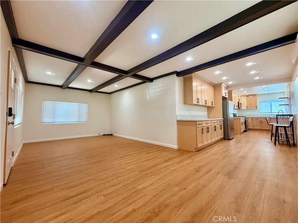 1434 E Sandison Property Photo 6
