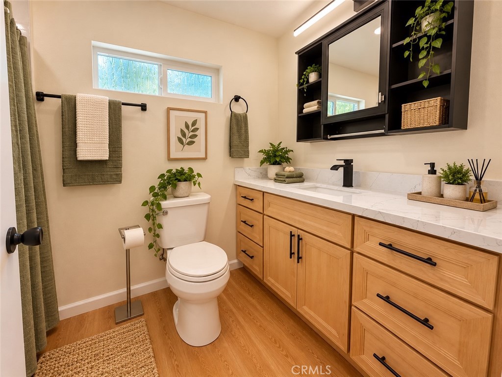 1434 E Sandison Property Photo 7
