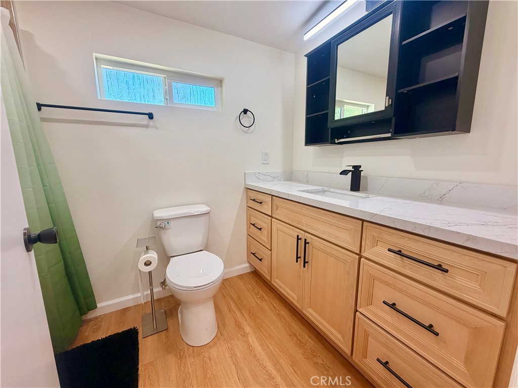 1434 E Sandison Property Photo 8