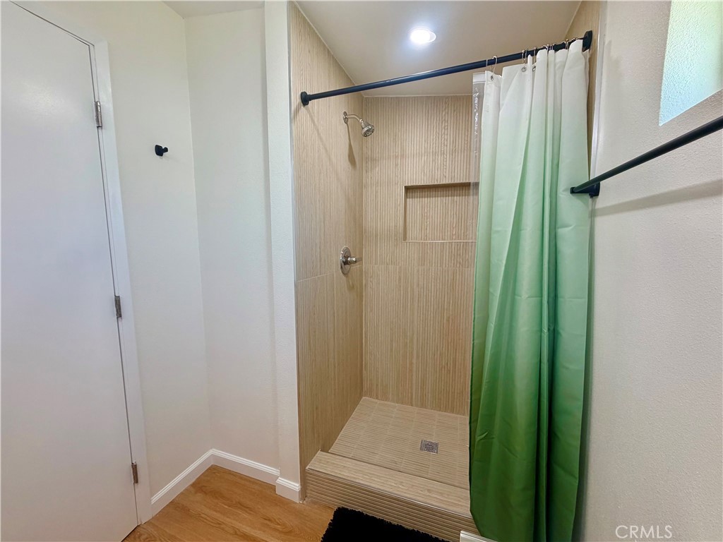 1434 E Sandison Property Photo 10