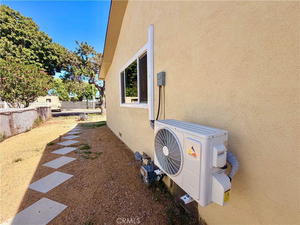 1434 E Sandison Property Photo 34