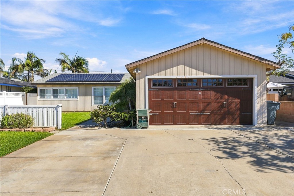 6211 San Ramon Way Property Photo 1