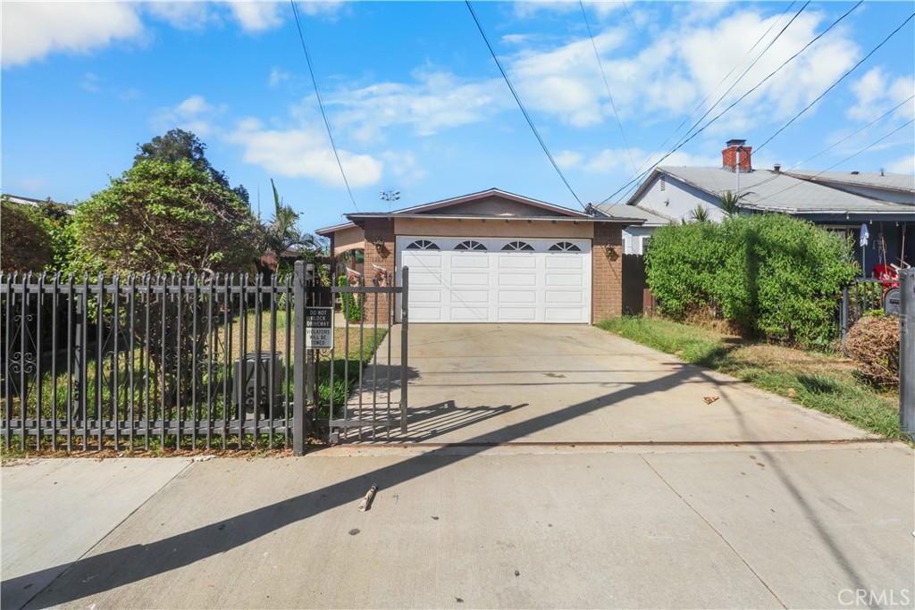 10829 Firmona Avenue Property Photo 1