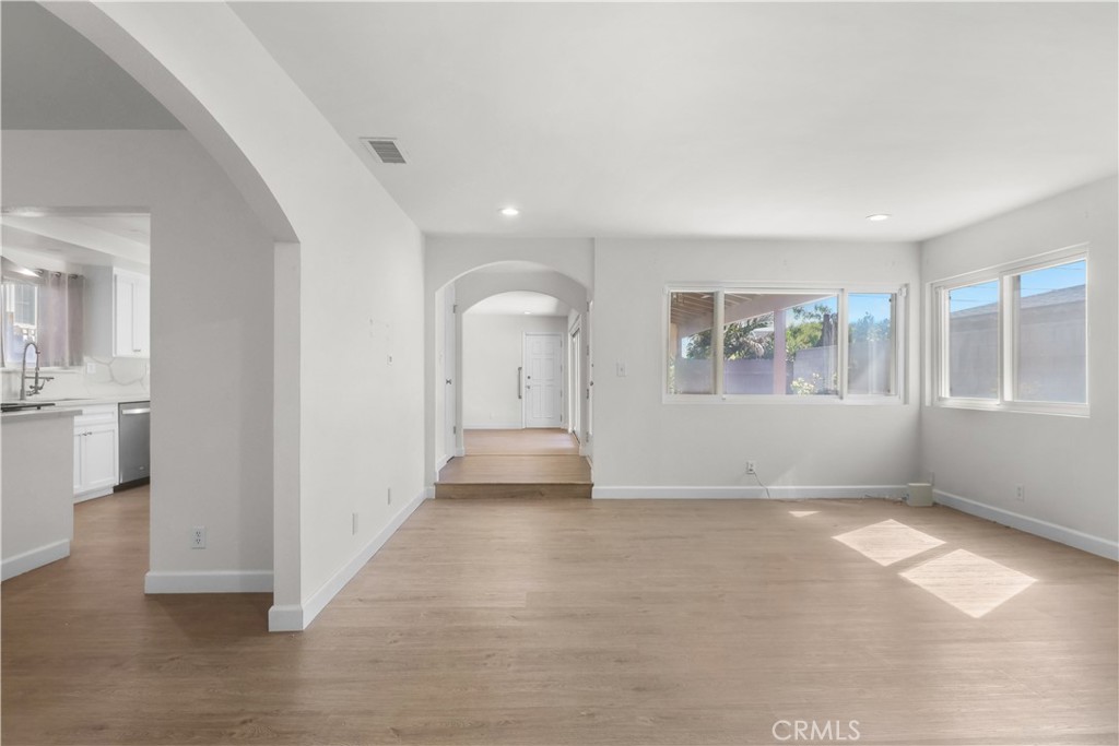 10829 Firmona Avenue Property Photo 16