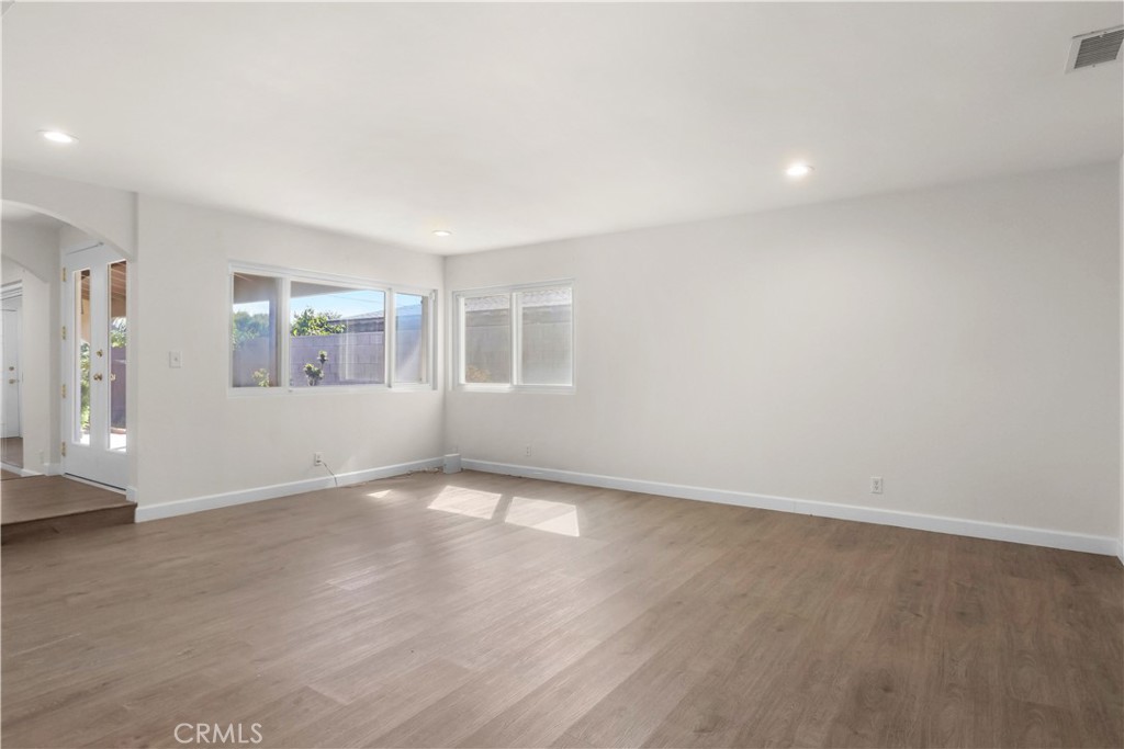 10829 Firmona Avenue Property Photo 17
