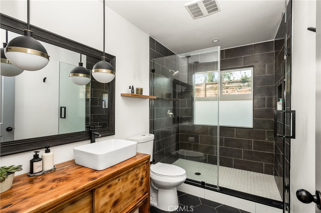 2071 Tevis Property Photo 33