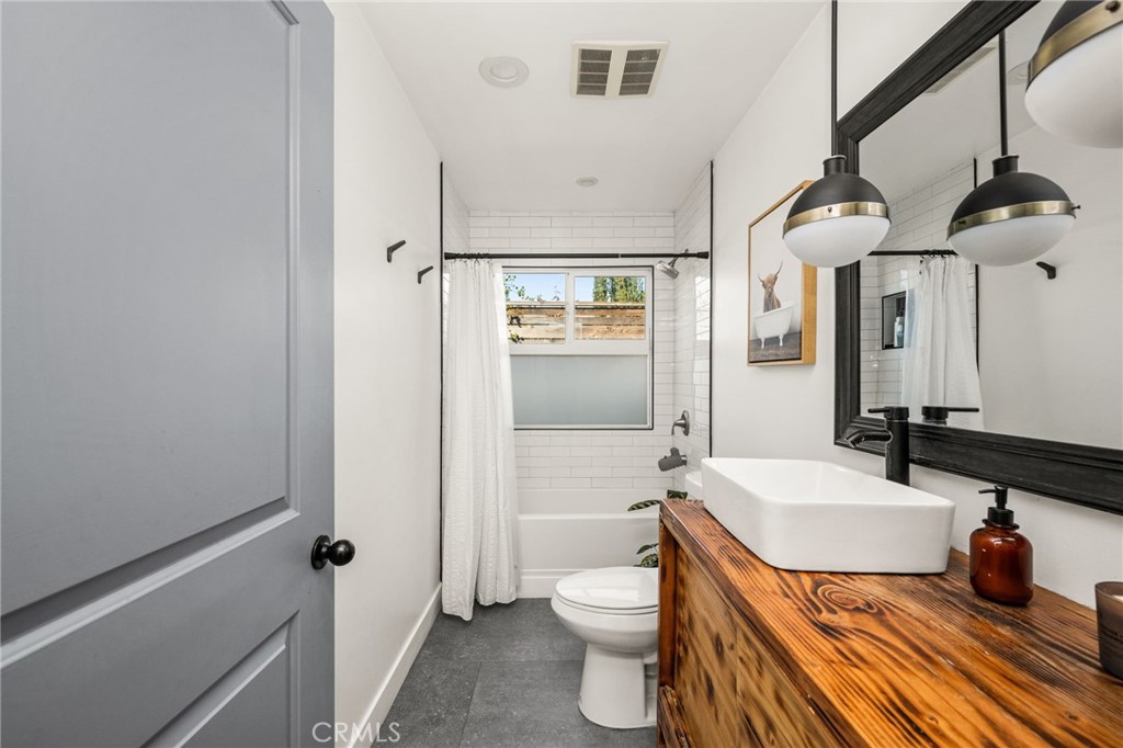 2071 Tevis Property Photo 38