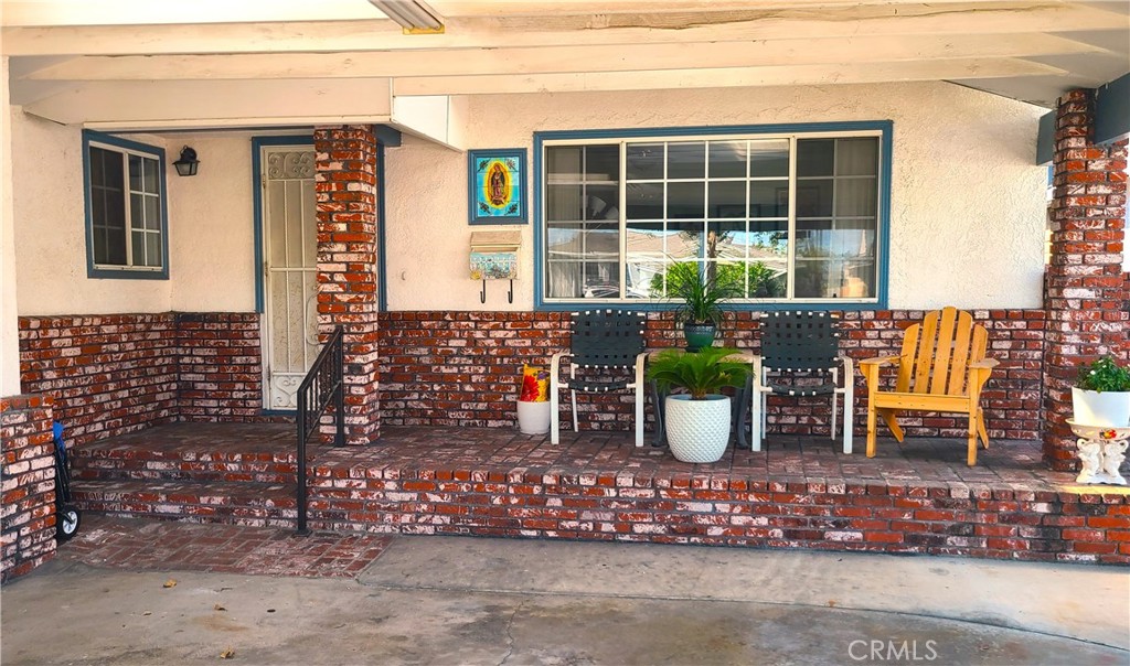 13835 Greenstone Avenue Property Photo 3