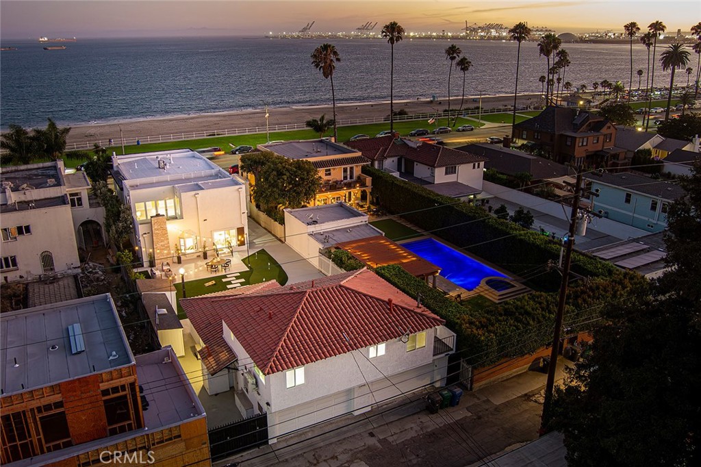 2747 E Ocean Boulevard Property Photo 1