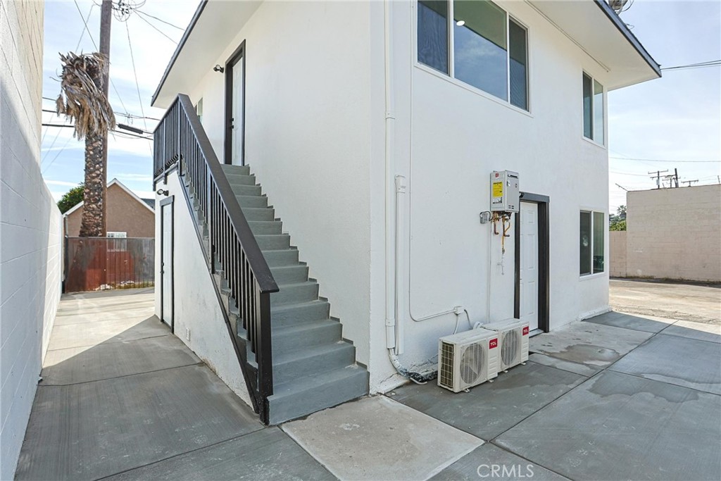 440 W Holt Property Photo 9