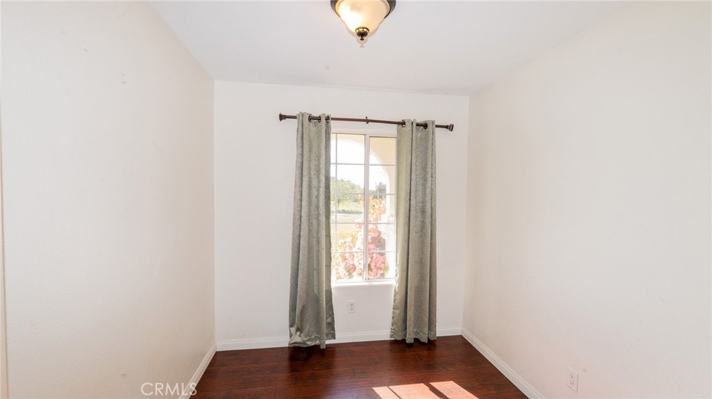 47830 Rainbow Glen Road Property Photo 8