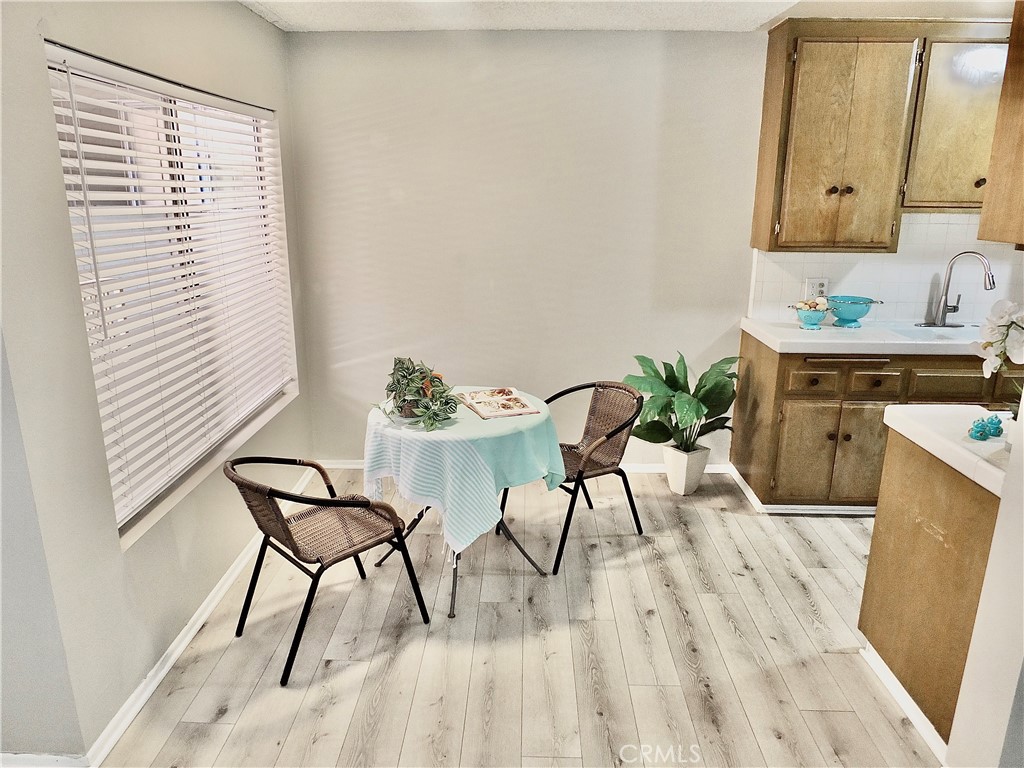 545 Chestnut Avenue 203 Property Photo 2