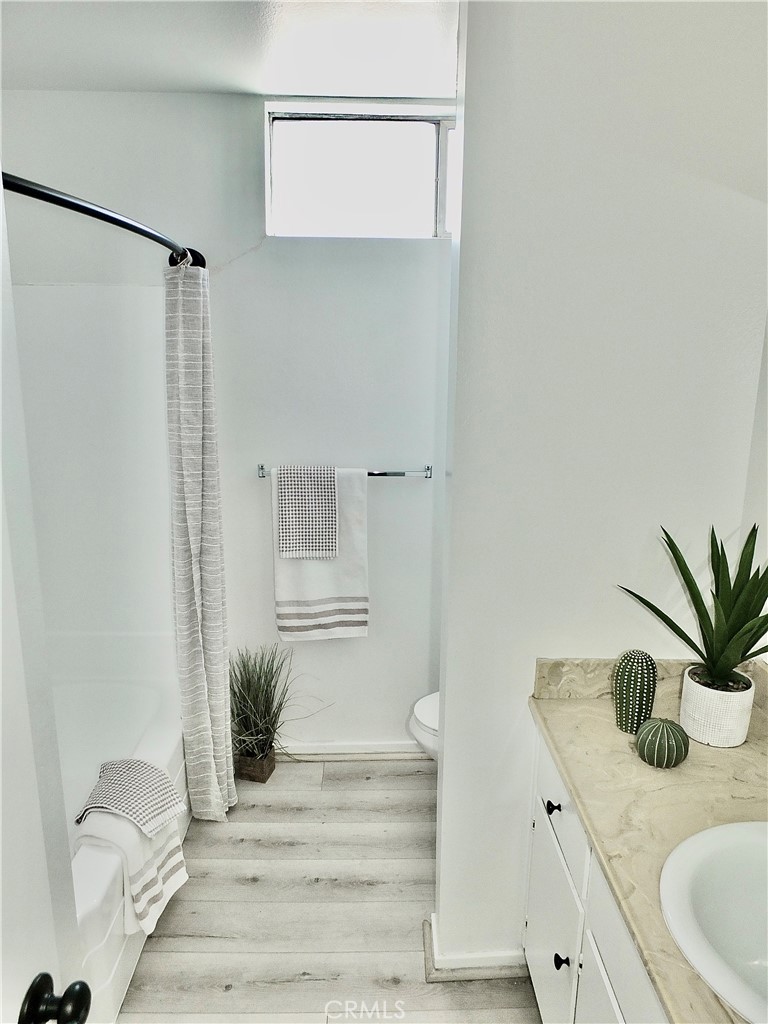 545 Chestnut Avenue 203 Property Photo 13