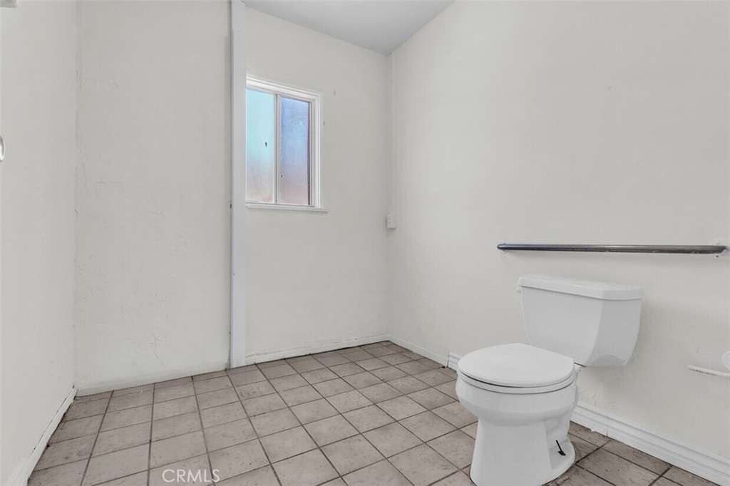 9707 Flower Property Photo 16