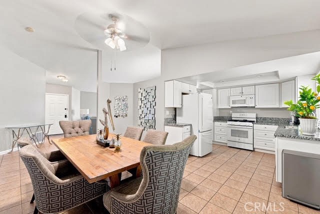 25660 Dracaea Property Photo 8