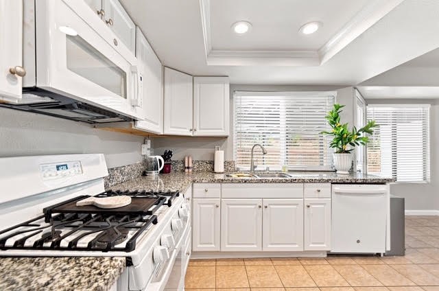 25660 Dracaea Property Photo 11