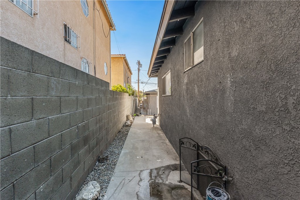 1074 252nd Property Photo 24