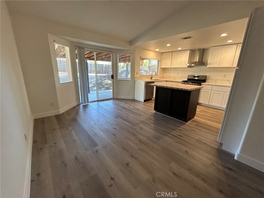 20895 Perry Street Property Photo 5