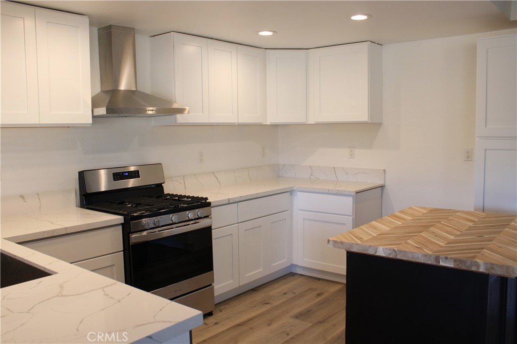 20895 Perry Street Property Photo 7
