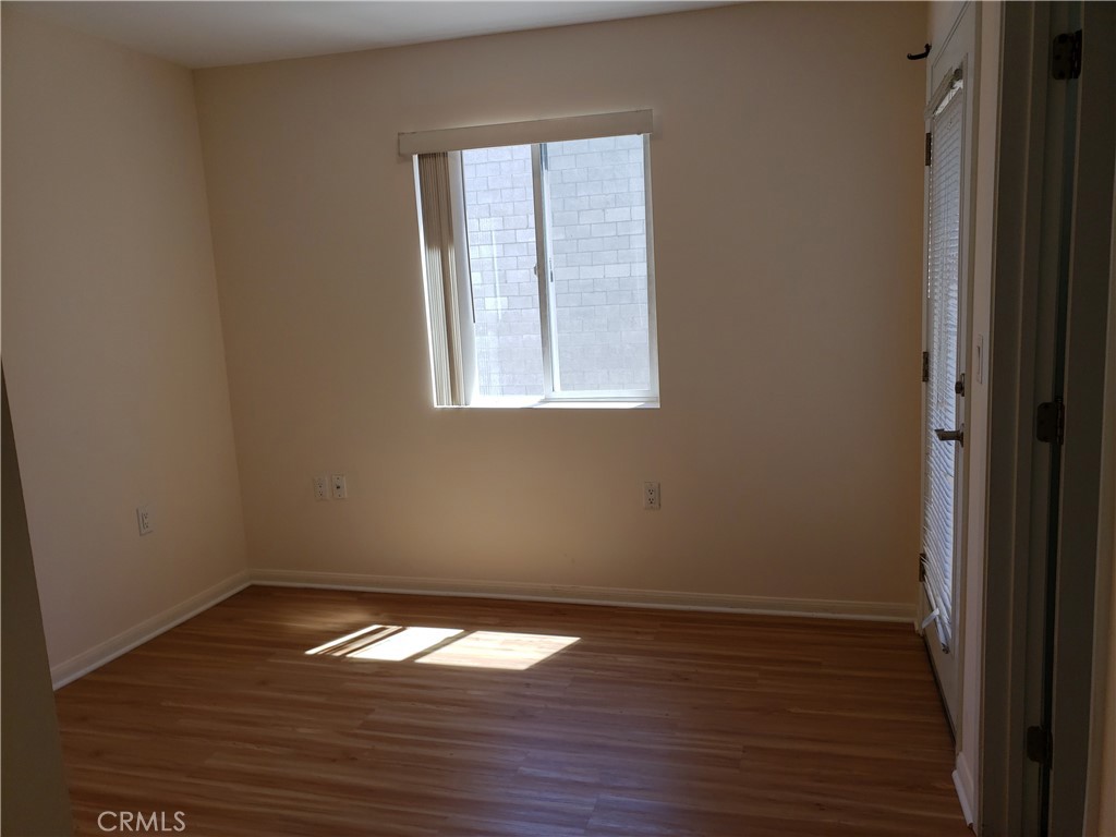 14537 Archwood Street 302 Property Photo 10