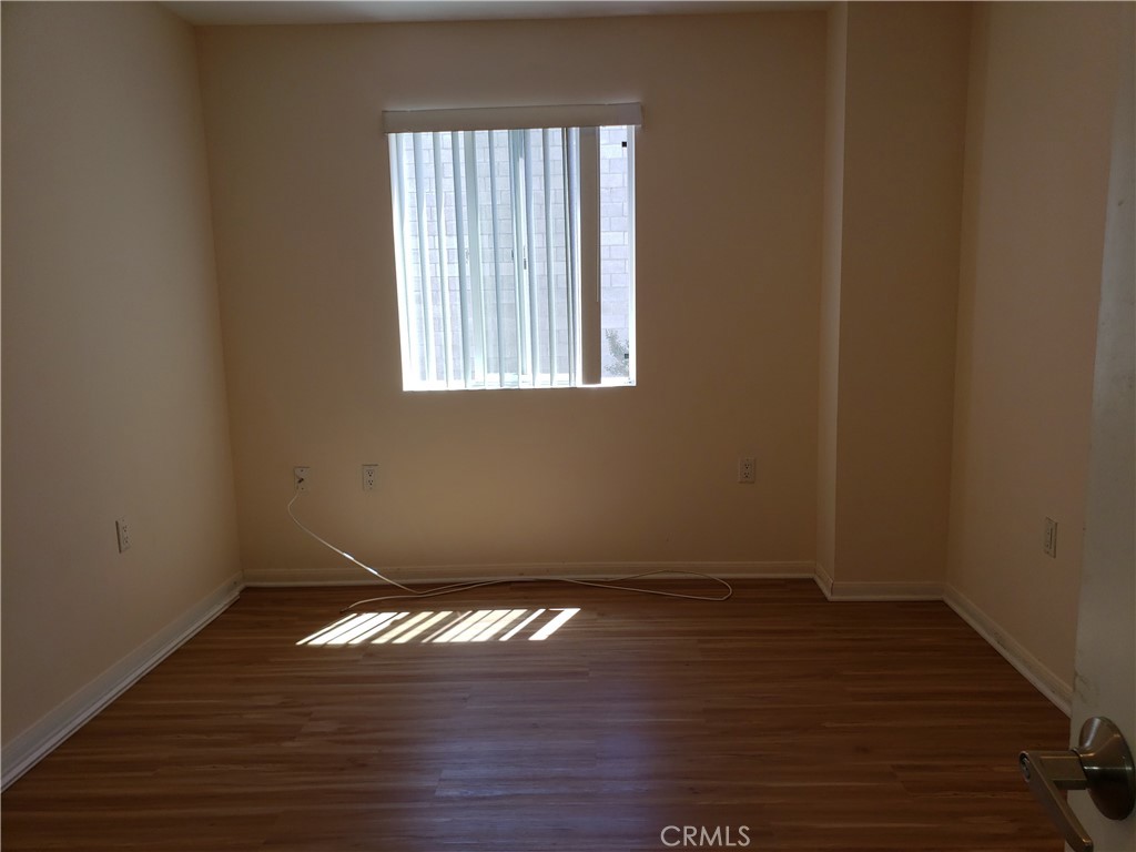 14537 Archwood Street 302 Property Photo 12