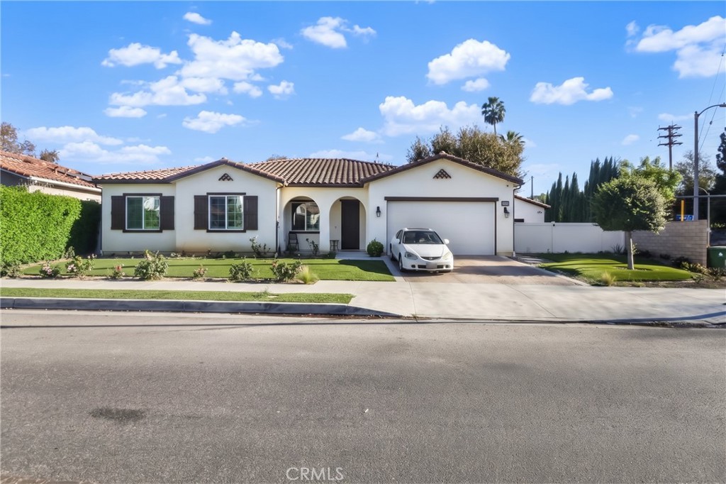 8506 N Adir Drive Property Photo 1