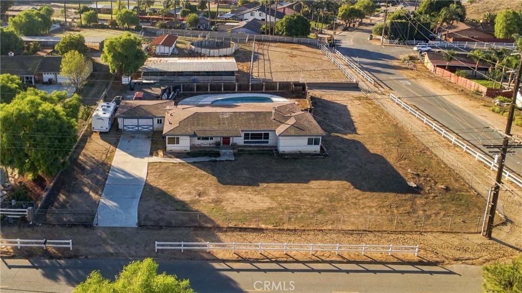 1280 1st Property Photo 4