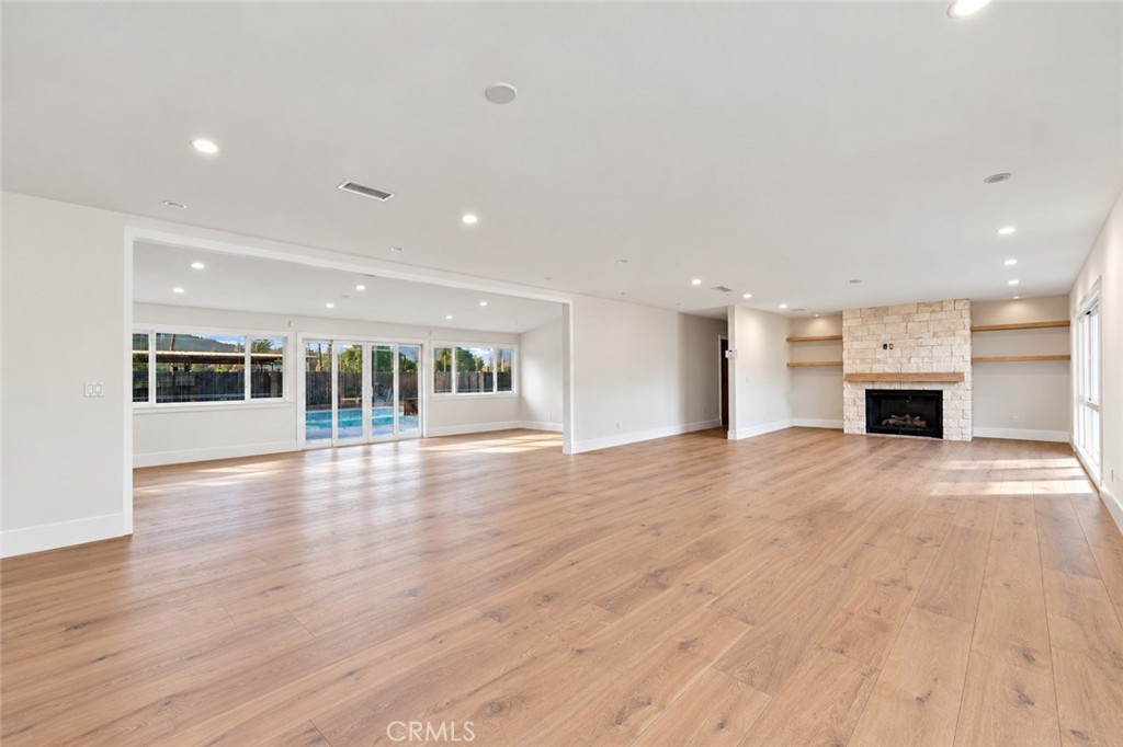 1280 1st Property Photo 9