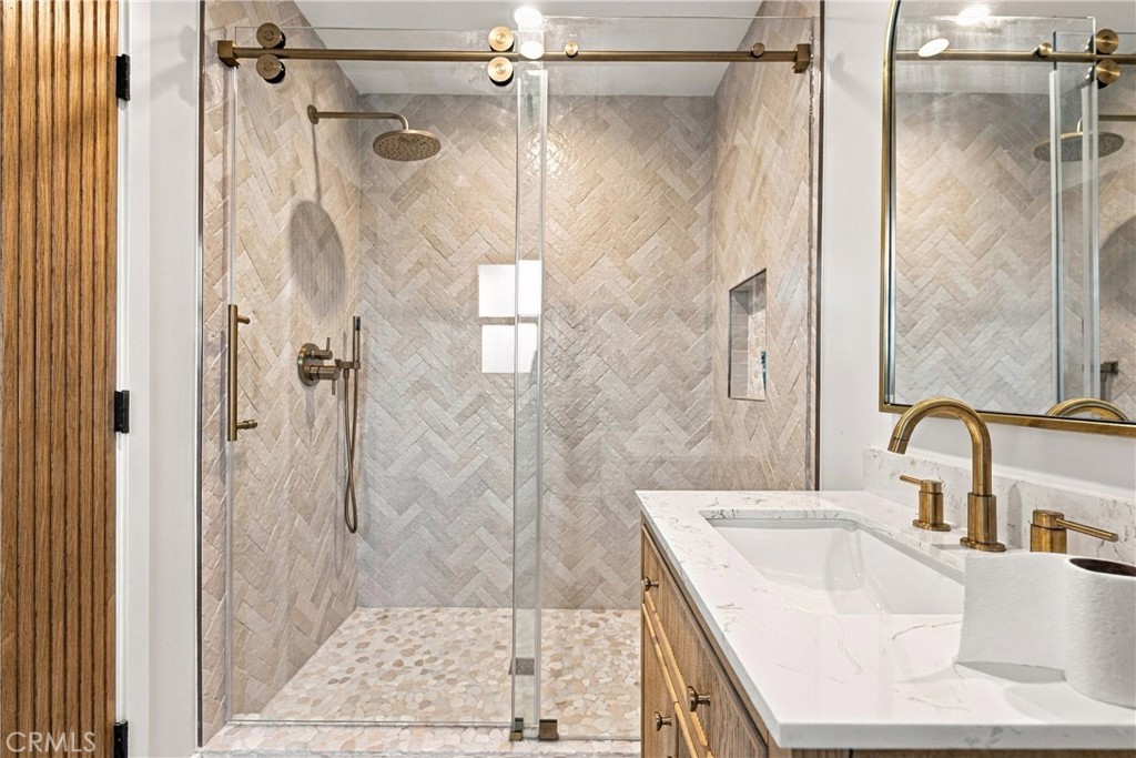 1280 1st Property Photo 16