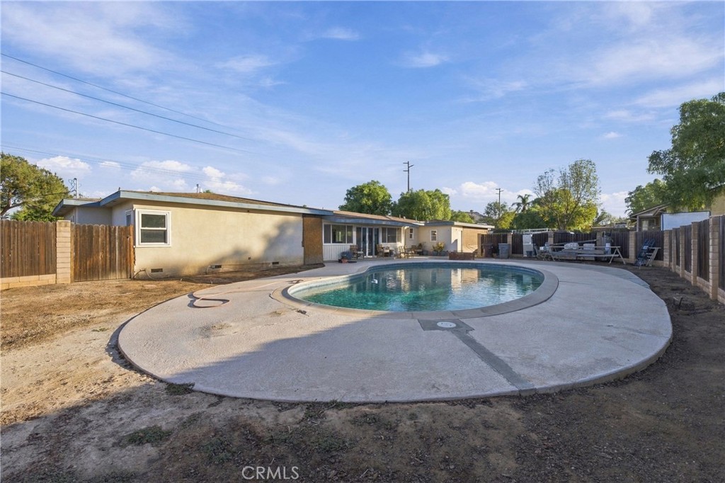 1280 1st Property Photo 19