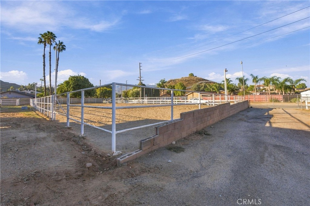 1280 1st Property Photo 27