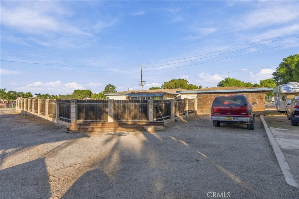 1280 1st Property Photo 28