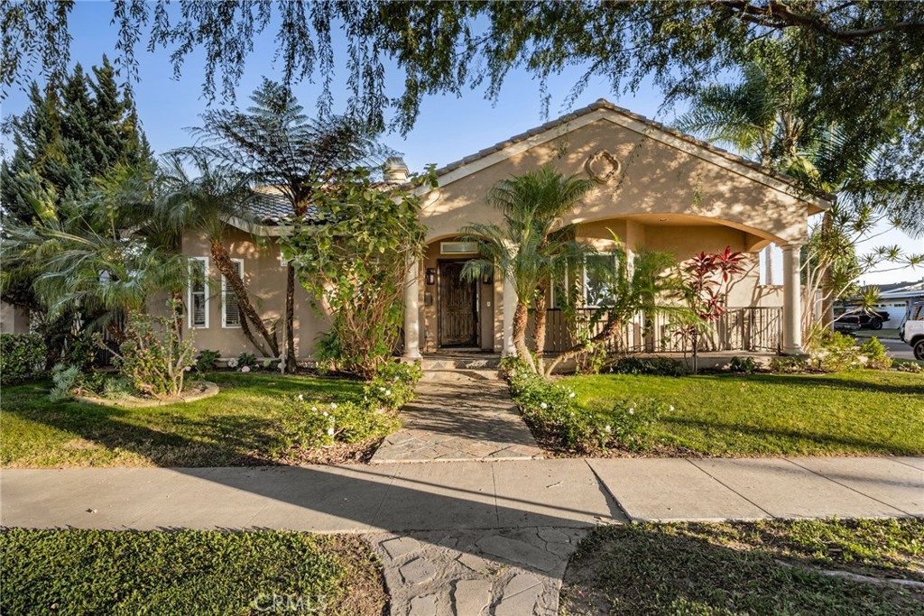 5850 E Los Arcos Street Property Photo 1