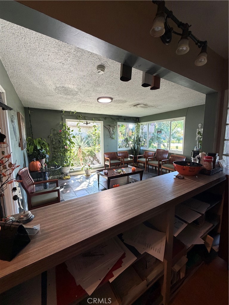 718 N Euclid Property Photo 10