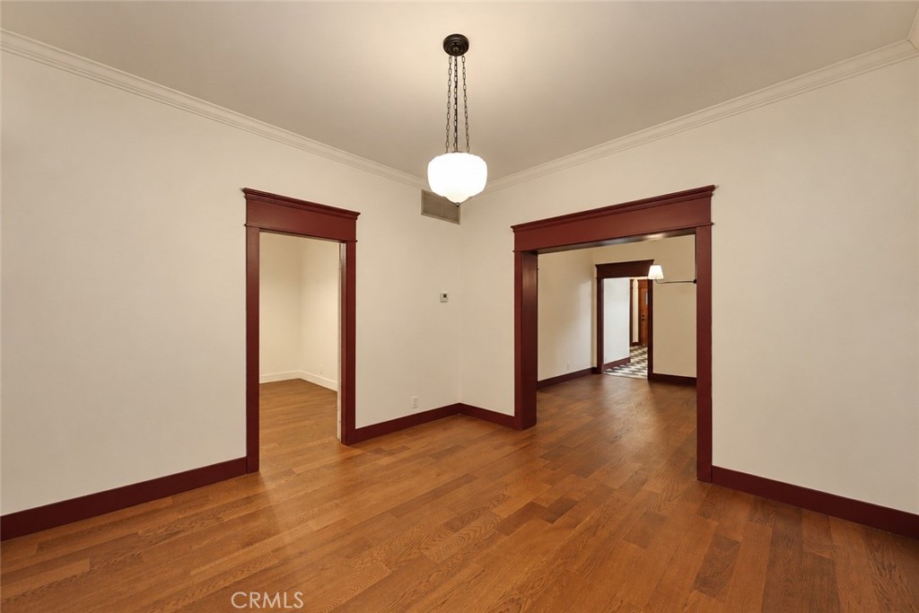 1613 E 1st Property Photo 31