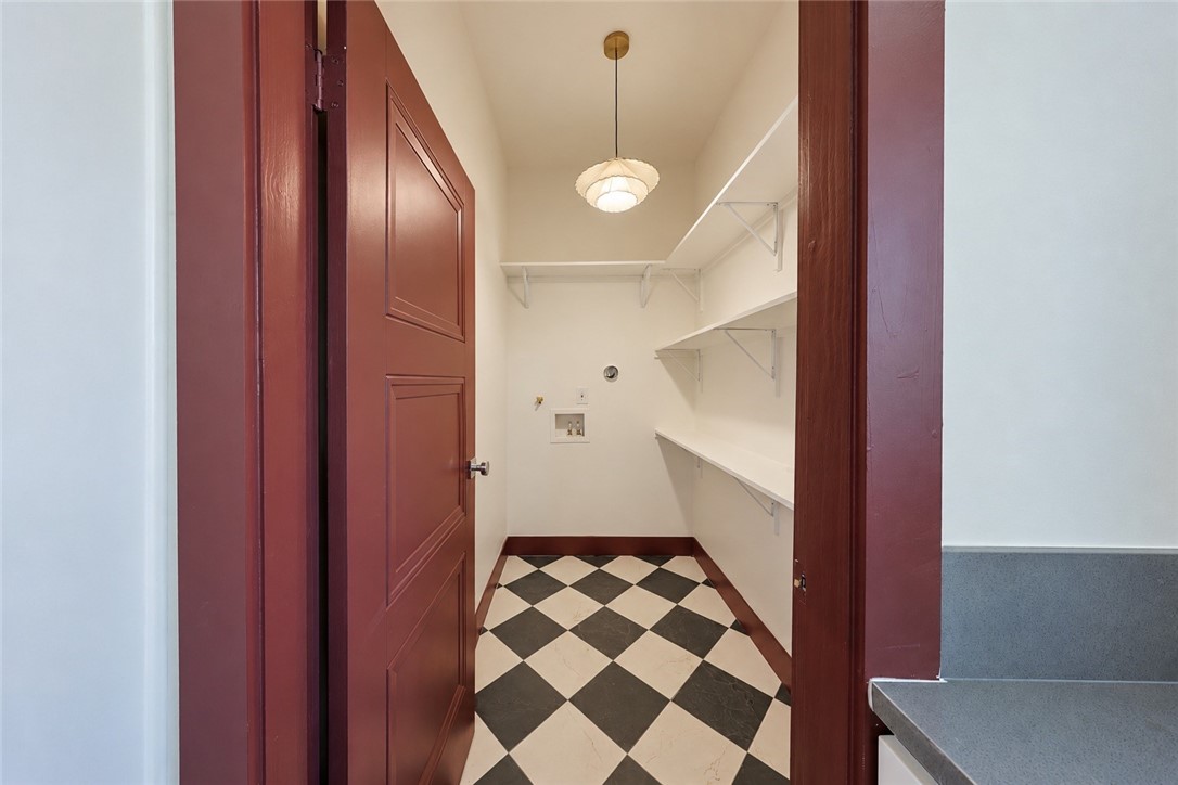 1613 E 1st Property Photo 33
