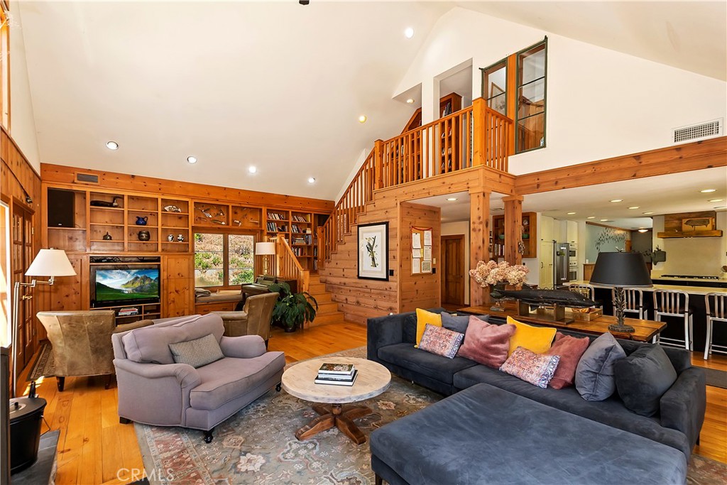 1570 Lupin Road Property Photo 2