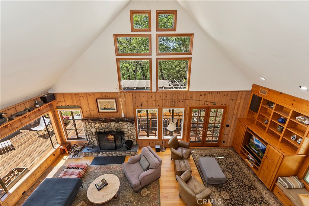 1570 Lupin Road Property Photo 3