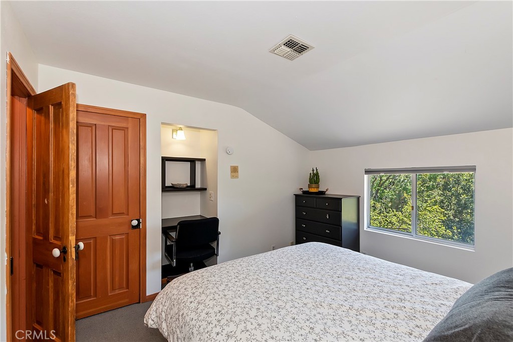 1570 Lupin Road Property Photo 25