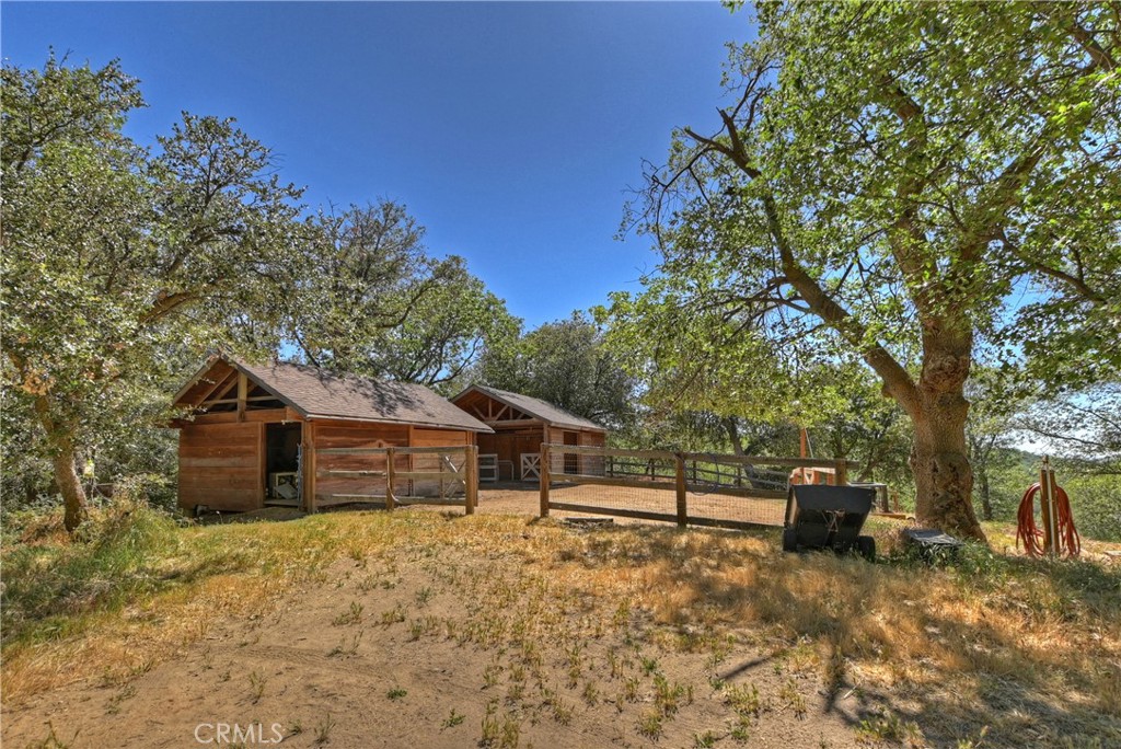 1570 Lupin Road Property Photo 41