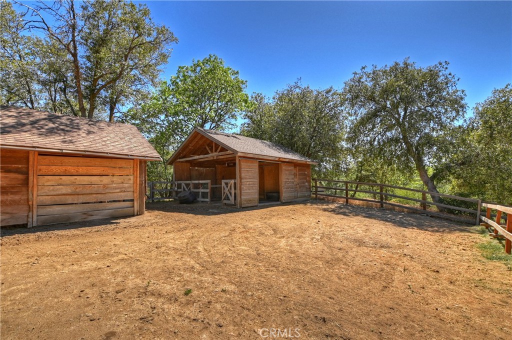 1570 Lupin Road Property Photo 42