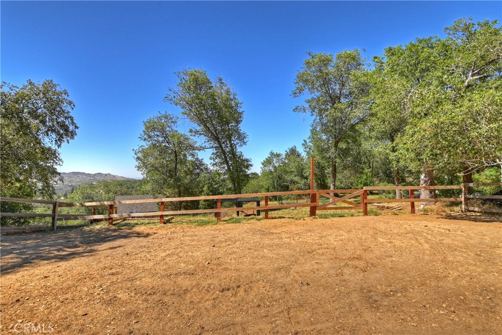 1570 Lupin Road Property Photo 44