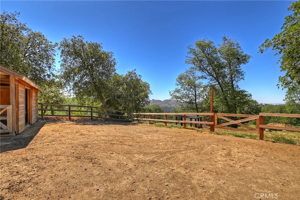 1570 Lupin Road Property Photo 45