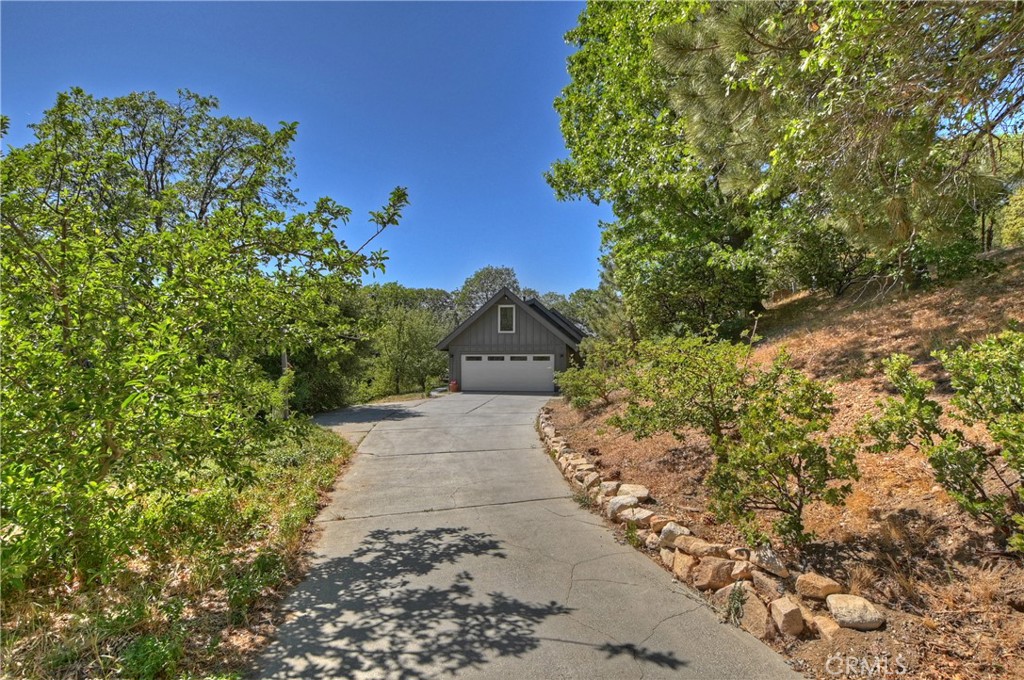 1570 Lupin Road Property Photo 52