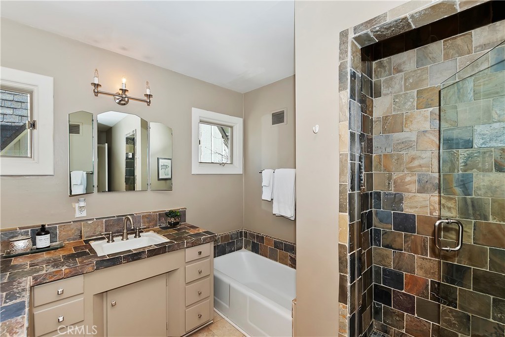 132 S John Muir Road Property Photo 24