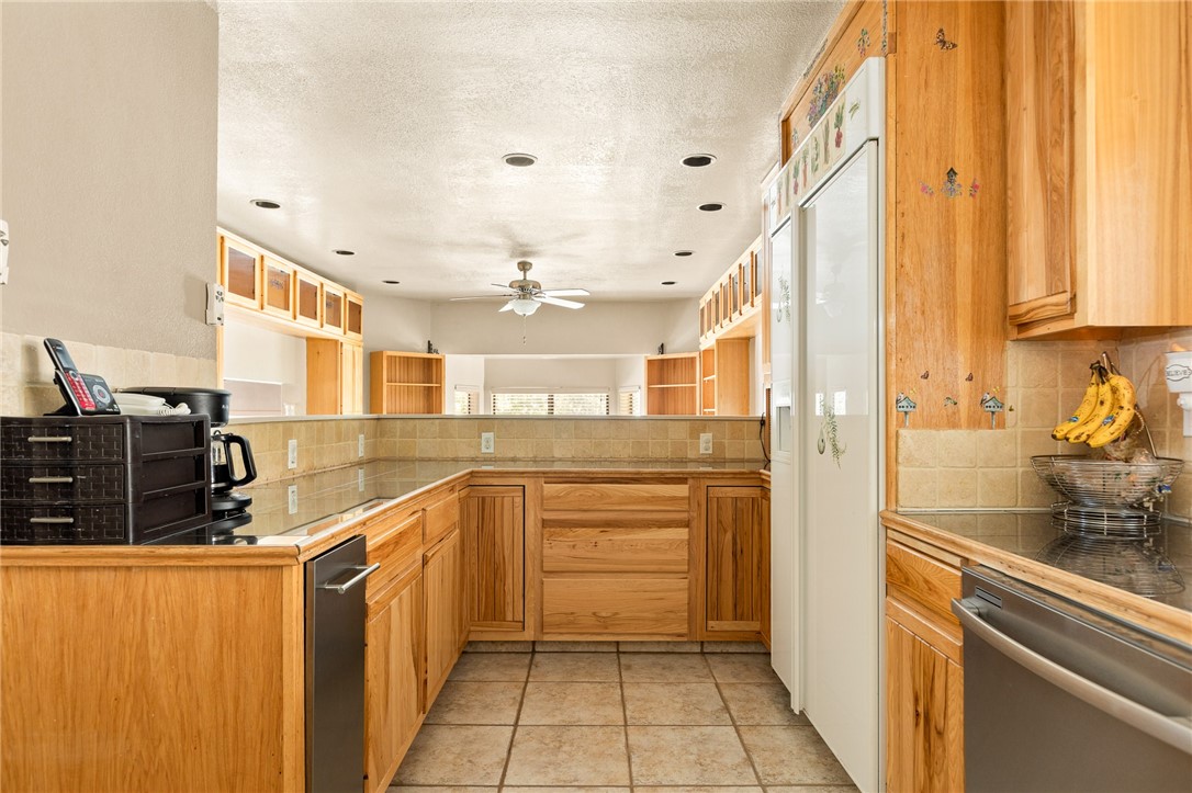 27596 N Bay Road Property Photo 15