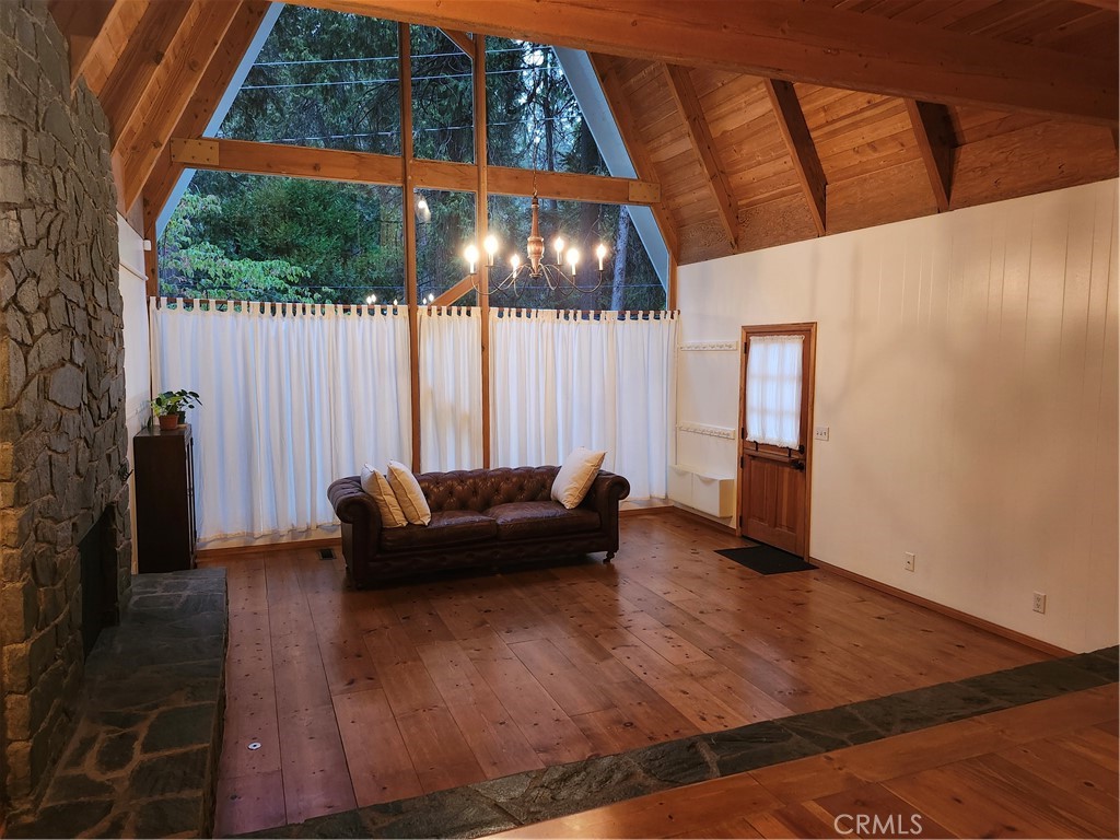 27907 Rainbow Drive Property Photo 6